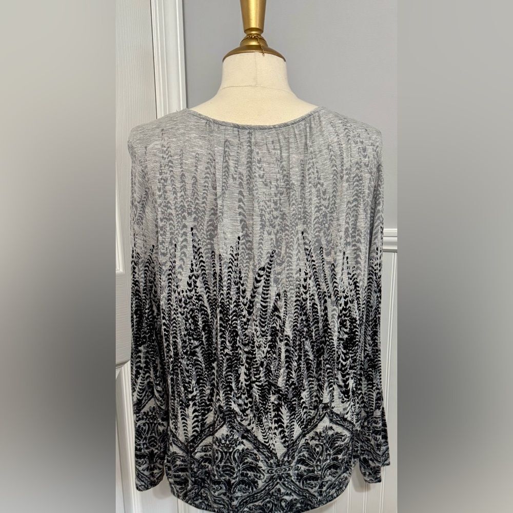 Chico's top! - Picture 10 of 12